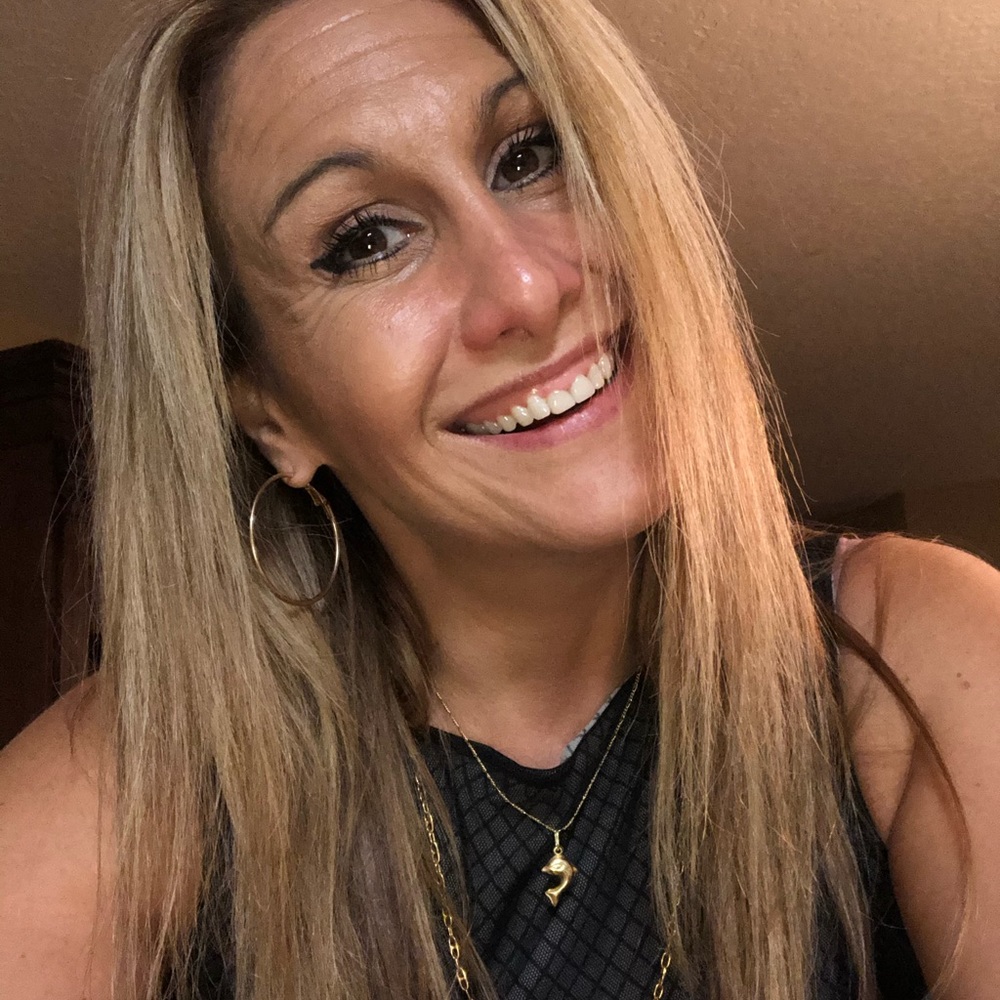 Meet your Posher, Claudia